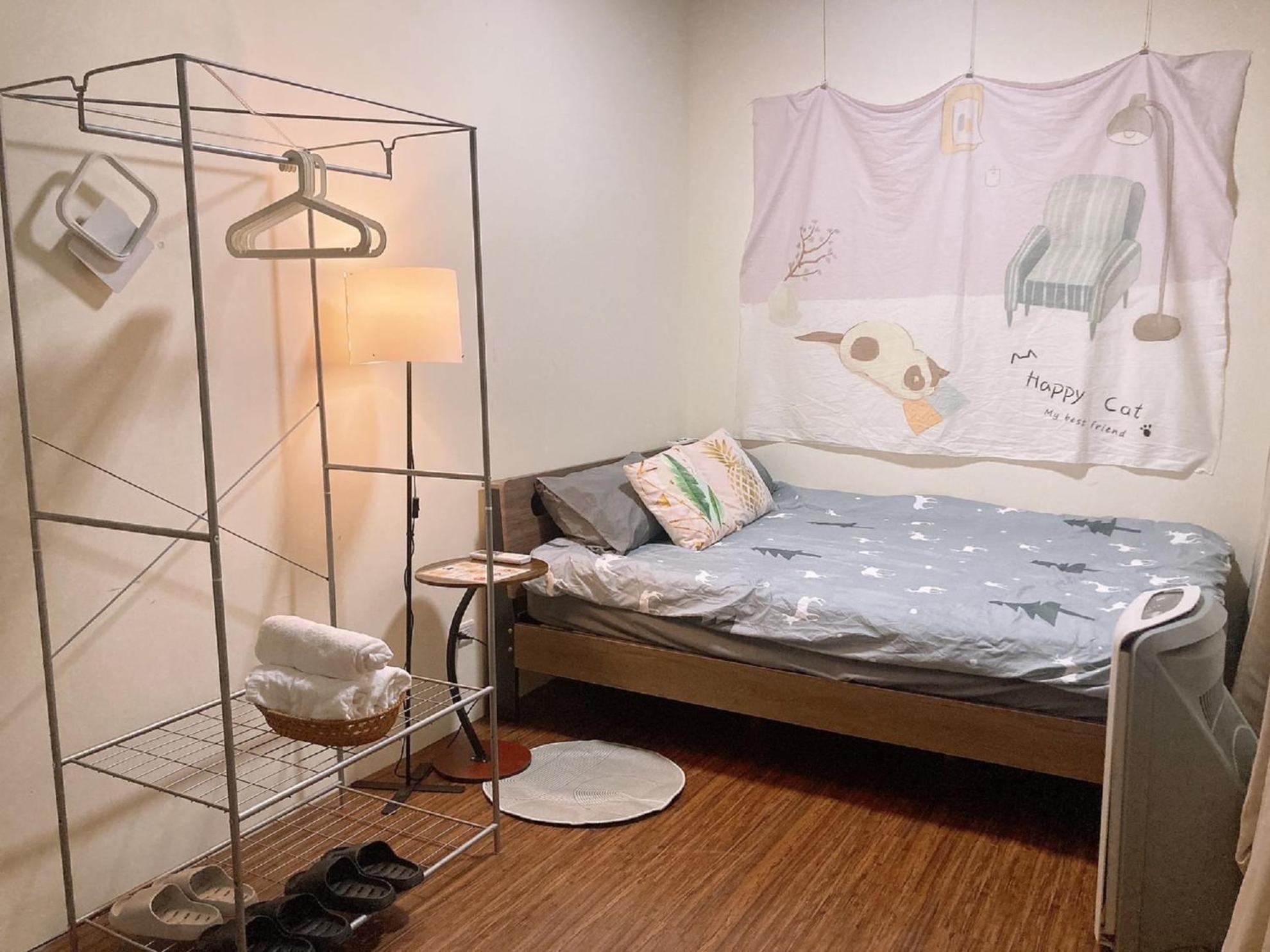 Like Hostel & Bar Lounge 高雄市 エクステリア 写真